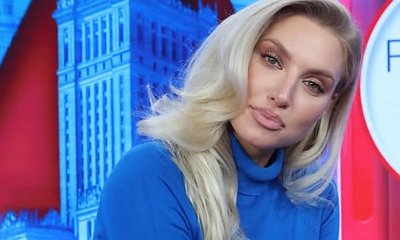 Karolina Pajączkowska świętowała pierwszą komunię syna w bardzo odważnym stroju. Były koronki, ogromny dekolt i wielki rozporek