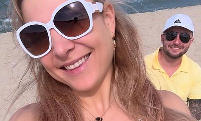 Magdalena Narożna pręży krągłości w kostiumie z wielkimi wycięciami. Fani reagują wprost: "Bezwstydnica" [wideo]