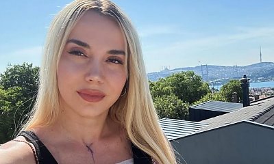 Marianna eksponuje nowy przód w dekolcie do pępka. "Wasze życie, wasz wybór"
