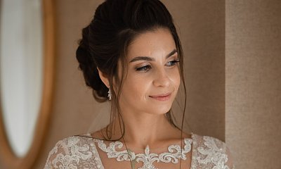 Nowa moda wśród kobiet. Biorą śluby same ze sobą
