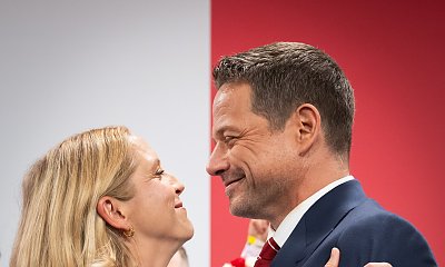 Wielki przegrany Rafał przerwał milczenie i przeprosił fanów. "Nie wygraliśmy". Ci dają mu rady