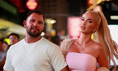 Izabela Macudzińska wskoczyła w za małe bikini. Ciuszek nie mieści jej pokaźnych kształtów