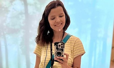Joanna Jabłczyńska nie pozostawiła wiele wyobraźni. Pluskała się w kusym stroju, eksponując wielki dekolt
