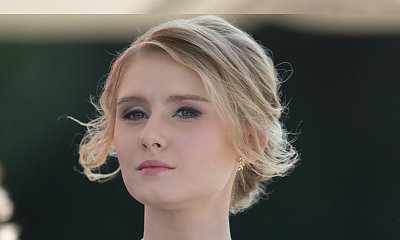 Kinga Duda rozpaliła zmysły w ślubnej kreacji. Ekspert: "Stylizacja godna królewskiego dworu"