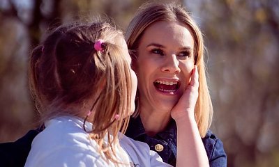 Córka Marty i Karola otrzymała wyjątkowy prezent. Marta w te pędy pochwaliła się zdjęciem zadowolonej Kasi