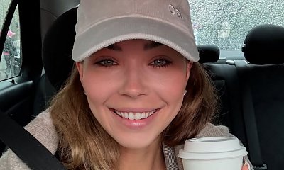 Sandra Kubicka zapozowała tak, jak ją natura stworzyła. Wyeksponowała sylwetkę w pełnej krasie