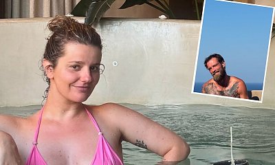 Zofia Zborowska wskoczyła w różowiutkie bikini. Ona to ona, ale patrzcie na jej męża. Ciacho to mało powiedziane