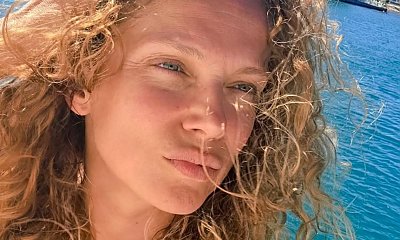 47-letnia Joanna Liszowska zachwyca na wakacjach. Głęboki dekolt w pełnej krasie wyeksponował jej atuty