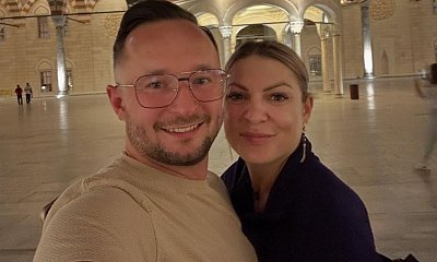 Narożna w samym bikini śmieje się jesieni w twarz. Te zdjęcia z ukochanym z Chorwacji to ogień