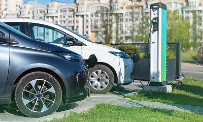Niemcy wstrzymują produkcję samochodów elektrycznych. Decyzja największego koncernu na kontynencie wywołała szok, a to dopiero początek problemów