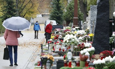 Jeden błąd przy grobie kosztuje 5000 zł. Polacy robią to nagminnie, a policja tylko czeka