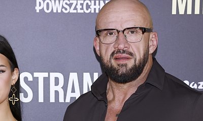 Tomasz Oświeciński z niepełnoletnią córką na ściance. Nie do wiary, ile ona ma lat!