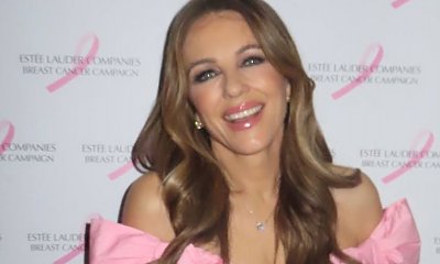 61-letnia Elizabeth Hurley pręży się na łące. Nagusieńka eksponuje kobiecość, a fani nie gryzą się w język [zdjęcie]