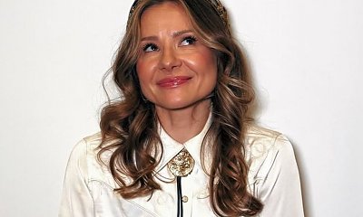 Anna Karwan odsłoniła niemal wszystko w mikroskopijnym opalaczu. Na rajskiej plaży kusi zebranych [zdjęcia]