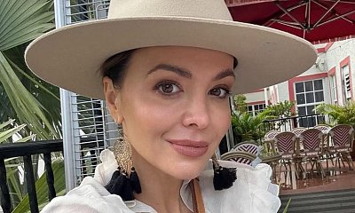 Szalenie szczupła Anna Wendzikowska pręży się w wyciętym opalaczu w Miami. Fani martwią się tą metamorfozą