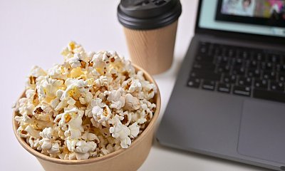 Masz dość narzuconych ram? Zobacz, jak telewizja internetowa kształtuje Twój nowoczesny lifestyle