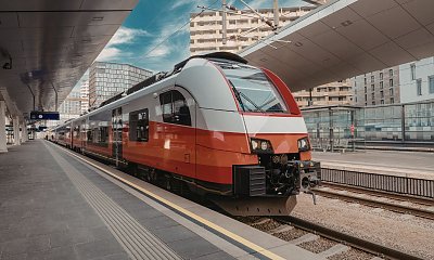 Pociąg "Nieśpieszny" to nie żart. PKP Intercity przywraca lata 80. na tory i to z rozmachem [lista połączeń]