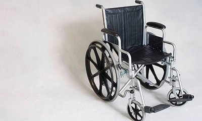 Jak dobrać wózek inwalidzki do potrzeb osoby po urazie lub operacji? Praktyczny poradnik