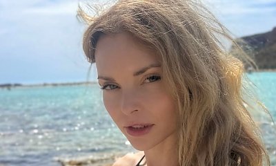 Izabella Miko w mikroskopijnych majtkach opala się bez filtra, fani łapią się za głowy [zdjęcia]