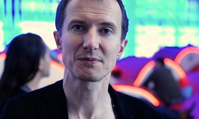 Majątek wart 24 miliardy i uścisk dłoni z Elonem Muskiem. Ten jeden szczegół z życia najbogatszego Polaka wbija w fotel