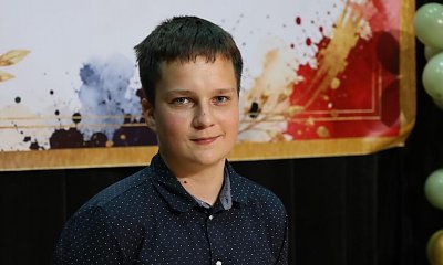 Przez 8 lat szkoły nie opuścił ani jednej lekcji! Nauczyciele przecierają oczy z niedowierzania: "To pierwszy taki przypadek"