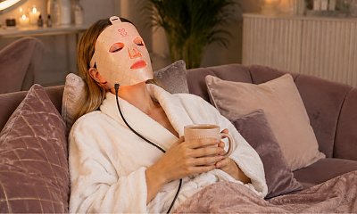 Wieczorne SPA 2.0. Ten krok w pielęgnacji jeszcze niedawno kojarzył się z gabinetem kosmetycznym