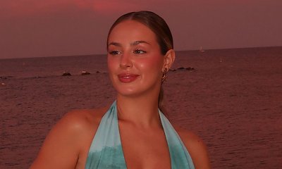 Wiktoria Gąsiewska wypięła rozgogolony dekolt na tle morza. Fani są zachwyceni nowymi ujęciami aktorki [zdjęcia]