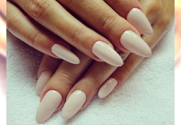 Klasyka I Prostota Piękny Manicure Na Wielkanoc