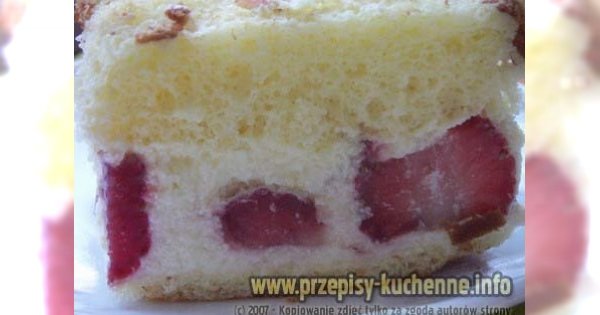 Placek z masą i truskawkami