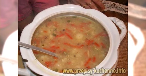 Zupa krupnikowa z marchewką
