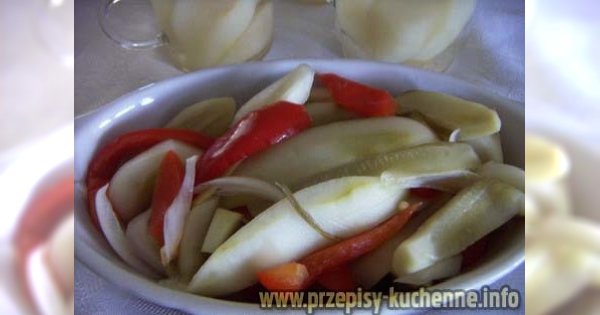 Wspaniałe ogórki z papryką