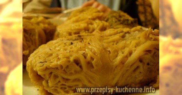 Gołąbki z ryżem i mięsem w kapuście