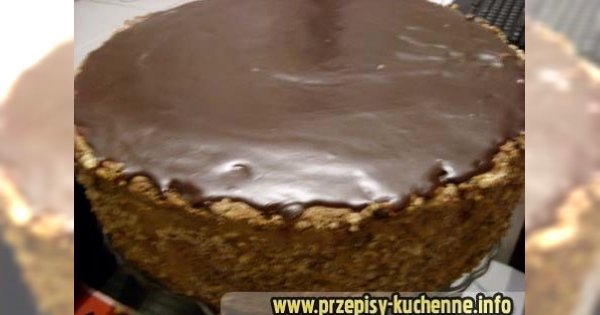 Tort orzechowy z polewą czekoladową