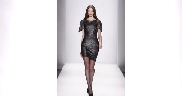 Suknie projektu Tadashi Shoji