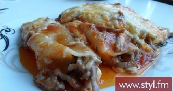 Cannelloni z mięsem i sosem