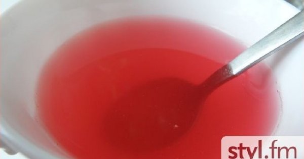 Kompot z rabarbaru