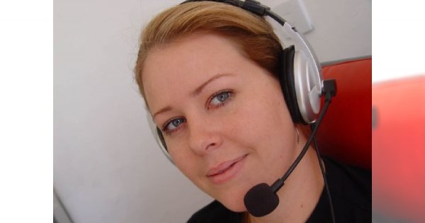 Jak wykonać naturalny makijaż w przypadku włosów blond?