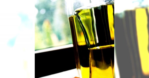 Jak używać oliwy do pielęgnacji włosów?