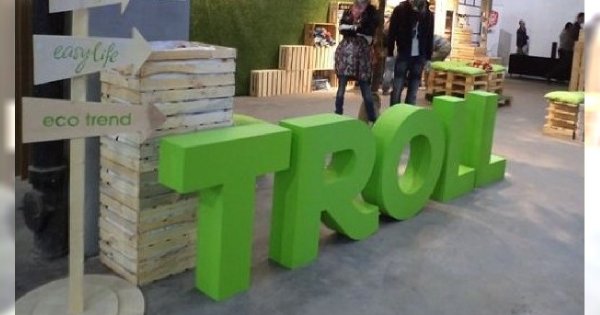 Troll na Fashion Week Poland