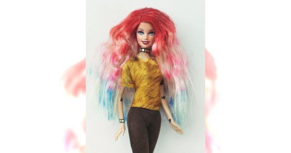 Barbie stylistką włosów