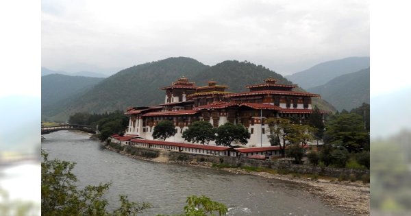 Bhutan - grzmiący smok kontra reszta świata