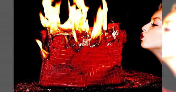 Torba Birkin się pali!