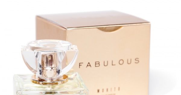 Perfumy pod choinkę: Jakie zapachy wybrać dla najbliższych?