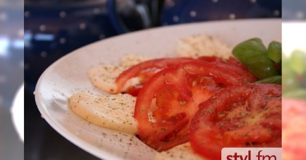 Sałatka z pomidorów i mozzarelli