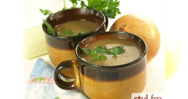Zupa cebulowa z makaronem ryżowym