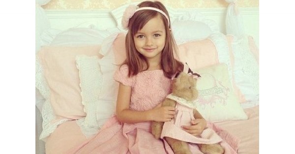 Komunijne fryzury dla dziewczynek - 25 propozycji