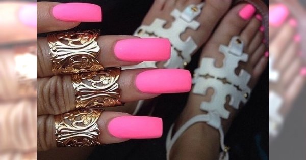 Trendy manicure - kwadratowe paznokcie