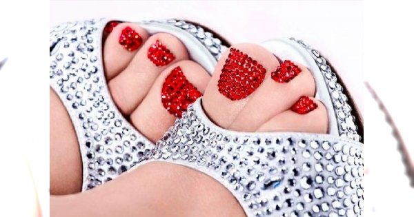 Piękne stopy na lato - modny pedicure