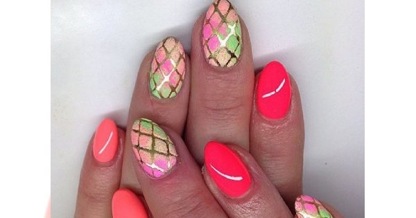 Kształt paznokci migdał - najgorętsze trendy manicure