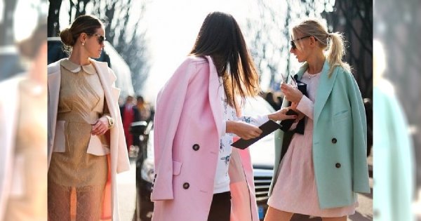 HOT: Pudrowy płaszcz na zimę. Odważna alternatywa dla camel coat